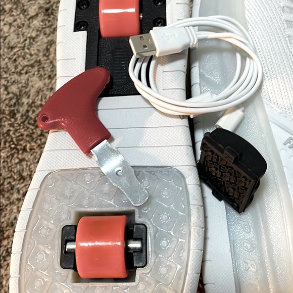 Unisex USB Rechargeable Roller Shoes LED Light Up Wheel Shoes Sneakers - Picture 4 of 7